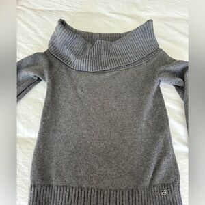 Aritzia Sunday Best off the shoulder sweater size small